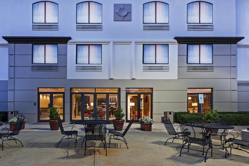 Comfort & Colinas Dfw Hotel Irving