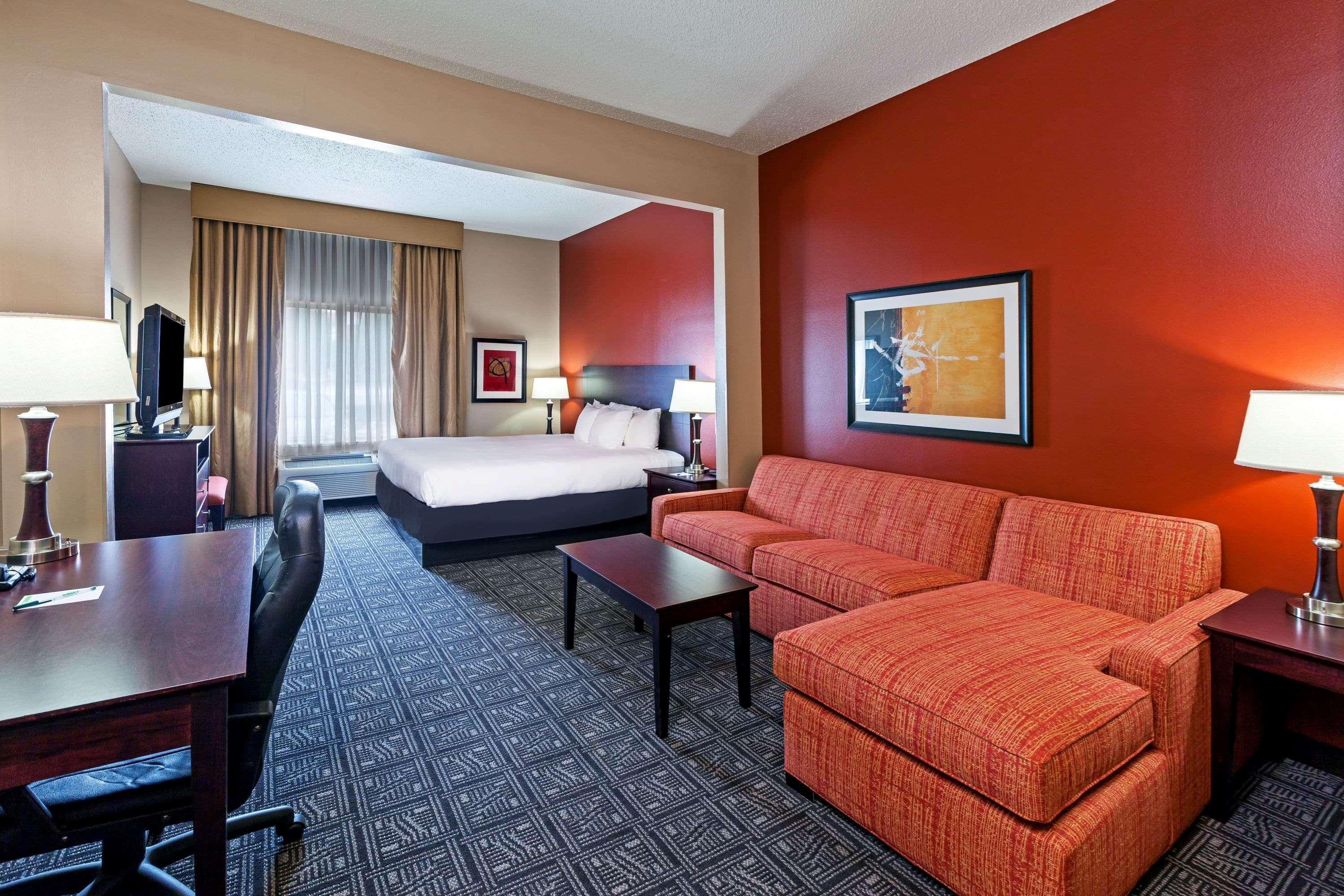 Comfort & Colinas Dfw Hotel