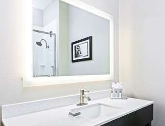 Comfort & Colinas Dfw 3*