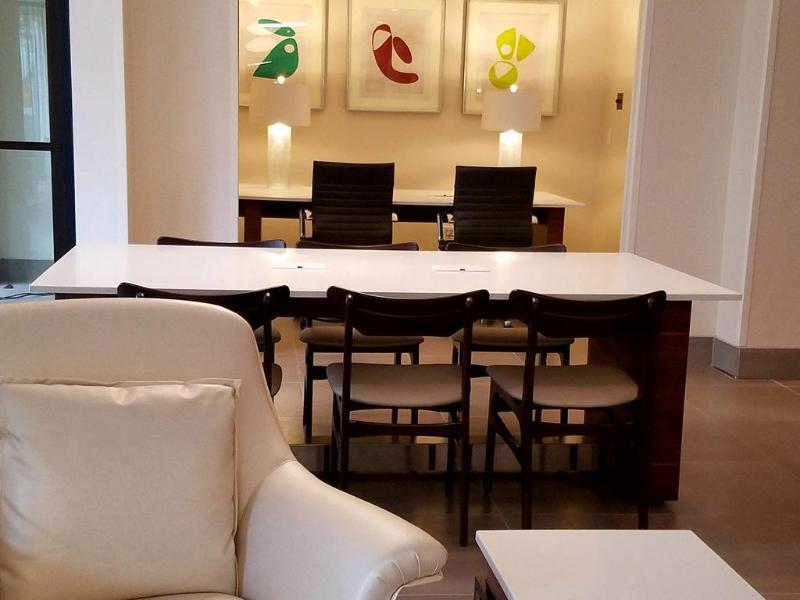 Hotel Comfort & Colinas Dfw 3*