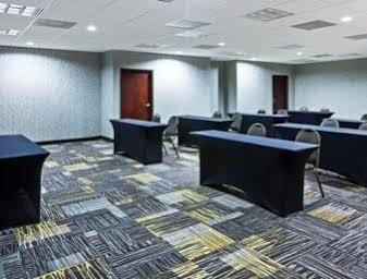 Comfort & Colinas Dfw Hotel