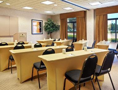 Comfort & Colinas Dfw Hotel